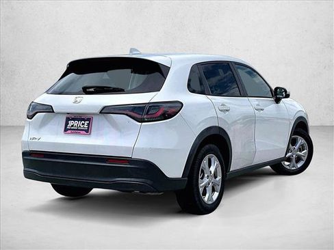 Used 2023 Honda HR-V LX image 2