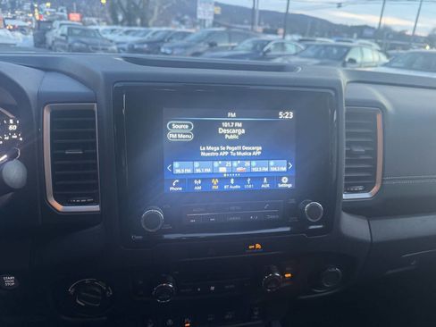 Used 2022 Nissan Frontier SV image 31