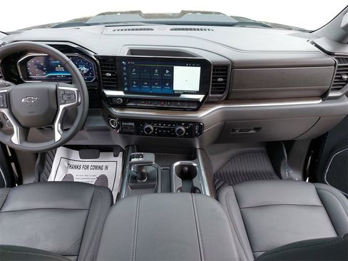 Used 2024 Chevrolet Silverado 1500 LT Trail Boss w/ Convenience Package II image 9