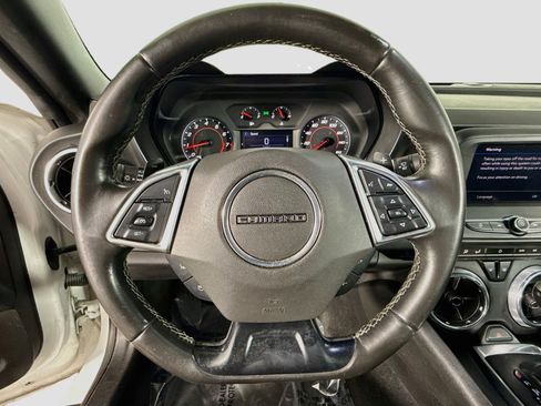 Used 2020 Chevrolet Camaro LT RWD image 13