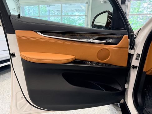 Used 2019 BMW X6 sDrive35i RWD image 16