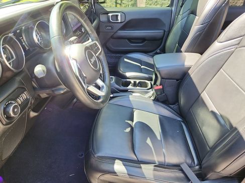 Used 2021 Jeep Wrangler Unlimited Sahara AWD/4WD image 22