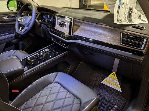 New 2026 Volkswagen Atlas SEL Premium R-Line image 24