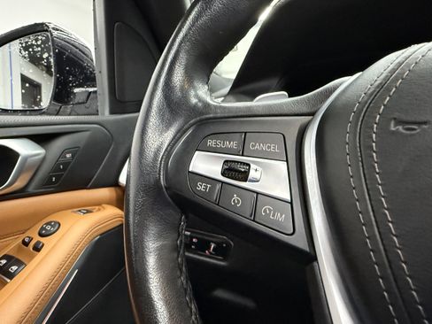 Used 2022 BMW X5 xDrive40i AWD/4WD image 16