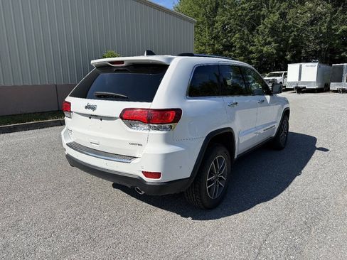 Used 2022 Jeep Grand Cherokee Limited w/ Tech Group AWD/4WD image 5