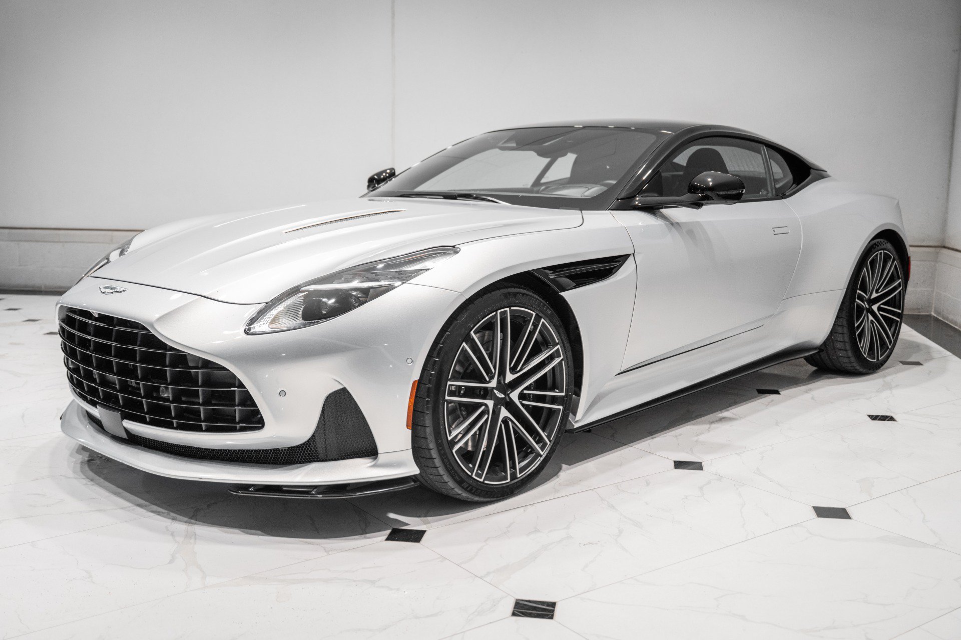 Used 2024 Aston Martin DB12 Coupe RWD image 37