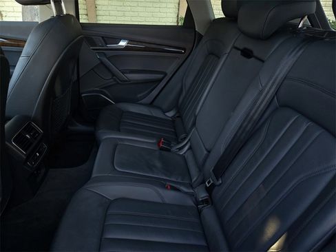 Used 2018 Audi Q5 2.0T Premium Plus w/ Premium Plus Package image 13