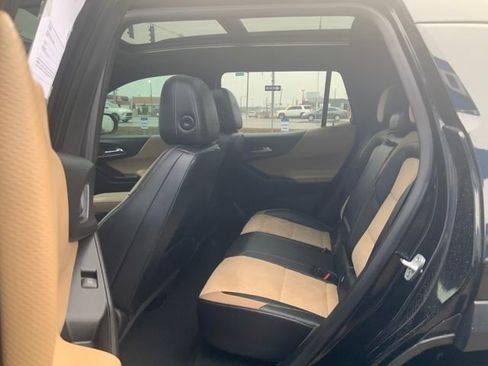 Used 2025 Chevrolet Equinox ACTIV w/ Safety and Technology Package image 18