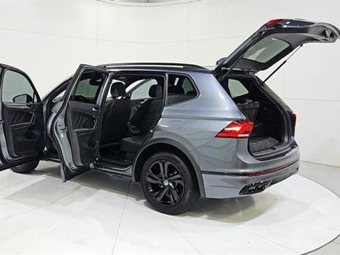 Used 2023 Volkswagen Tiguan SE R-Line FWD image 31