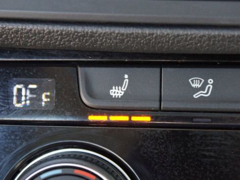 Used 2024 Volkswagen Jetta SE image 8