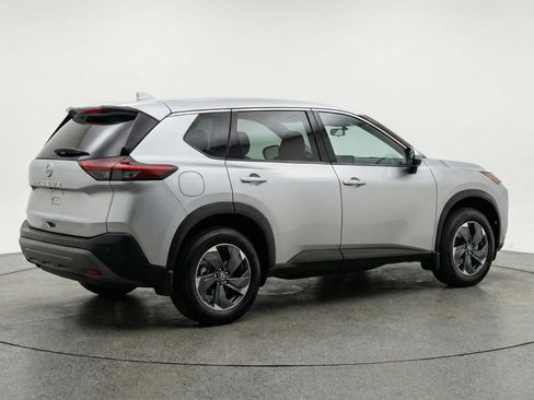 Used 2025 Nissan Rogue SV AWD/4WD image 9