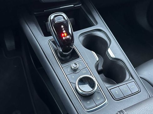 Used 2024 Cadillac XT4 Premium Luxury image 38