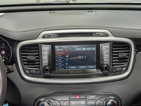 Used 2018 Kia Sorento LX AWD/4WD image 18