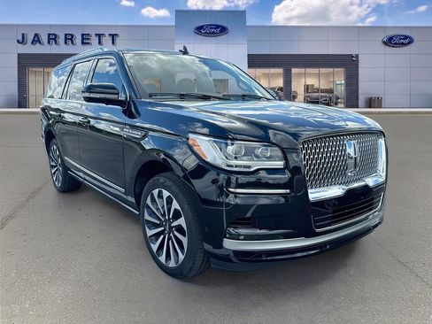 Used 2023 Lincoln Navigator Reserve AWD/4WD image 1