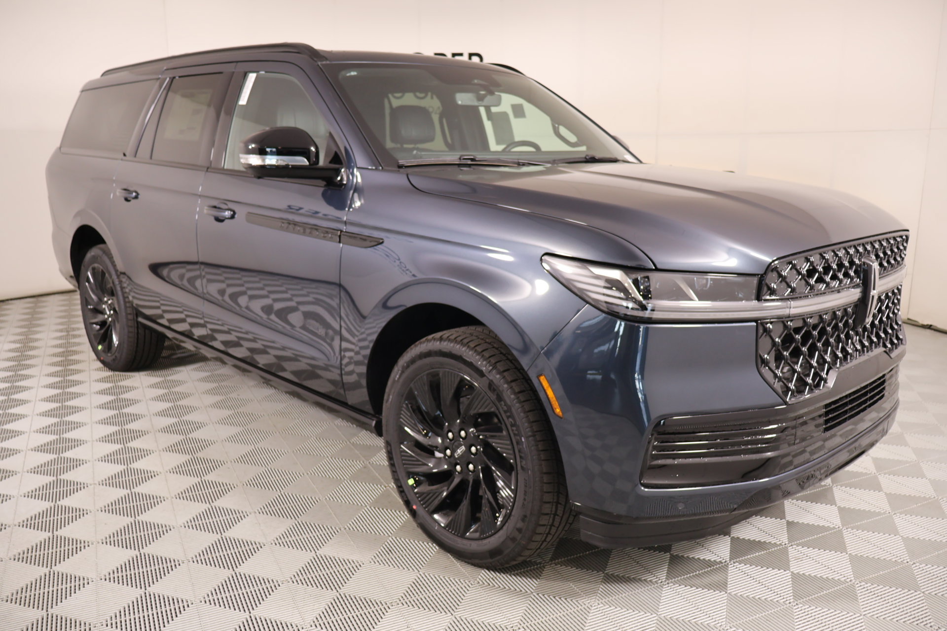 New 2026 Lincoln Navigator L Reserve w/ Jet Appearance Package AWD/4WD 360° Tour