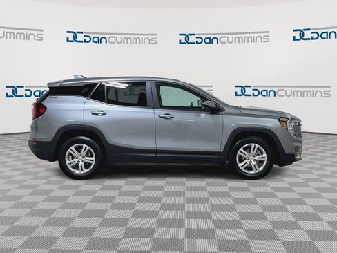 Used 2024 GMC Terrain SLE FWD image 9