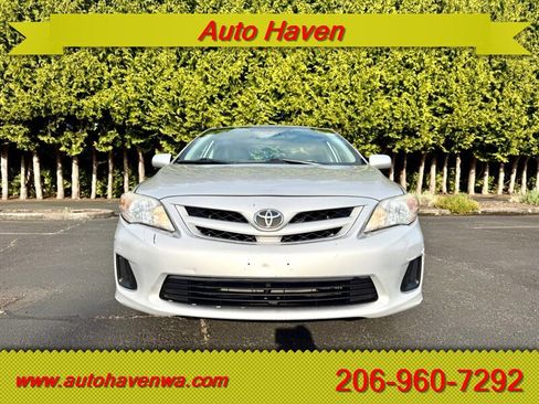 Used 2012 Toyota Corolla LE FWD image 3
