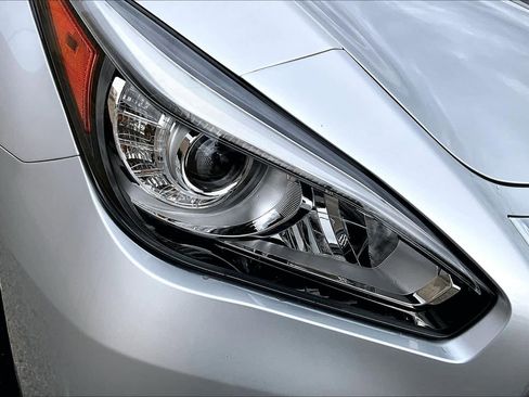 Used 2018 INFINITI Q70 L 3.7 image 27