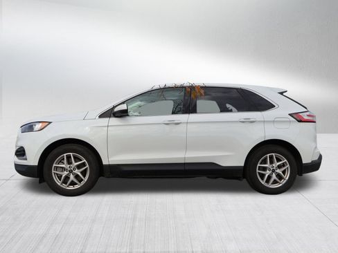 Used 2023 Ford Edge SEL image 4