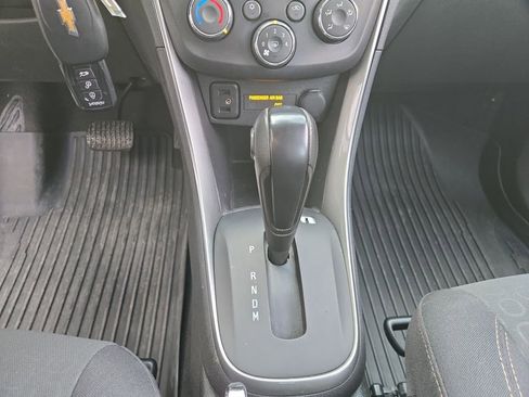 Used 2019 Chevrolet Trax LS image 25