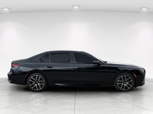 Certified 2024 BMW 760i xDrive AWD/4WD image 2