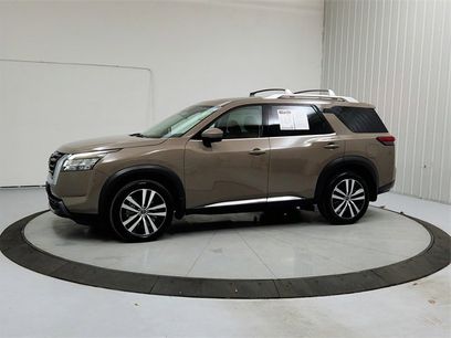 Used 2024 Nissan Pathfinder Platinum w/ Cargo Package