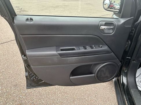 Used 2013 Jeep Compass Latitude w/ Premium Sound Group FWD image 14