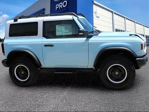 Used 2024 Ford Bronco Heritage Edition image 2