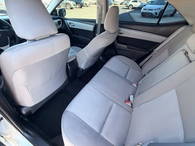Used 2015 Toyota Corolla LE FWD image 9
