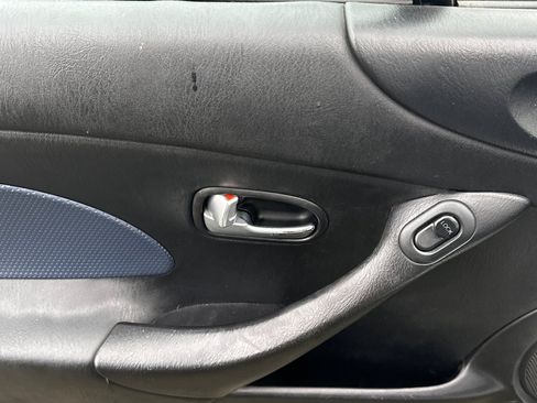 Used 2004 MAZDA MX-5 Miata w/ Leather Azure Blue Pkg image 11