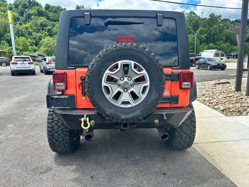 Used 2015 Jeep Wrangler Unlimited Rubicon w/ Dual Top Group AWD/4WD image 4