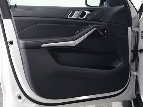 Used 2023 BMW X5 sDrive40i w/ Premium Package image 12