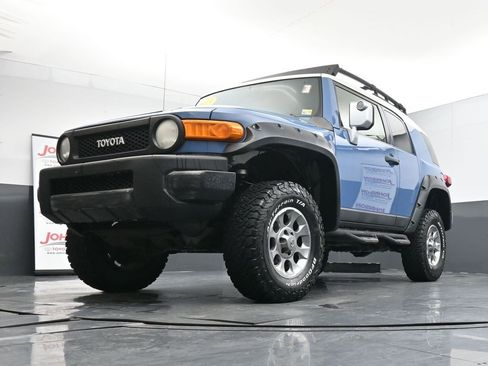 Used 2013 Toyota FJ Cruiser 4WD image 35