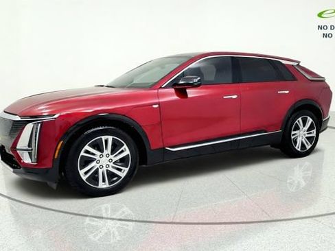 Used 2024 Cadillac Lyriq Tech w/ LPO, Floor Liner Package AWD/4WD image 4