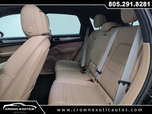Used 2022 Porsche Cayenne Platinum Edition AWD/4WD image 20