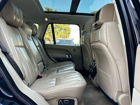 Used 2014 Land Rover Range Rover Autobiography image 35