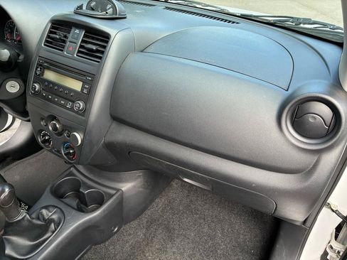 Used 2016 Nissan Versa S FWD image 16