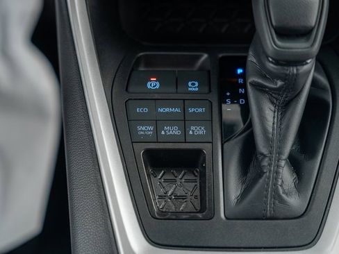 Certified 2025 Toyota RAV4 XLE image 26