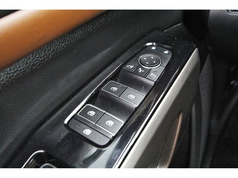 Used 2025 Nissan Pathfinder Platinum FWD image 20