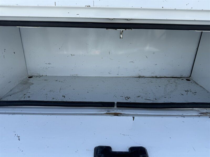 Used 2016 Ford F550 2WD Regular Cab Super Duty image 13