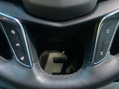 Used 2018 Cadillac XT5 Luxury w/ Driver Awareness Package image 15