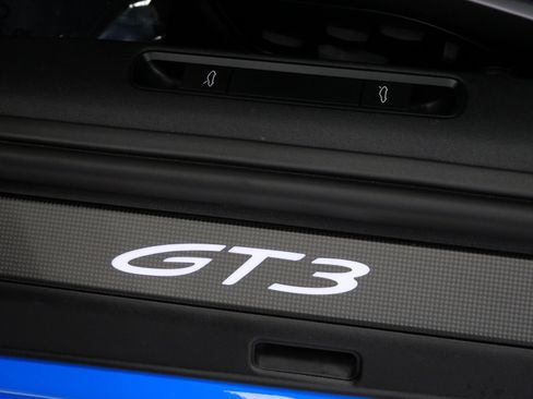 Used 2022 Porsche 911 GT3 RWD image 32