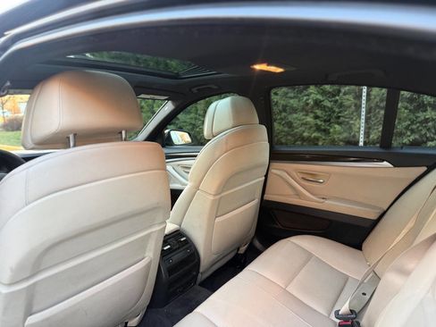 Used 2012 BMW 550i xDrive Sedan image 35