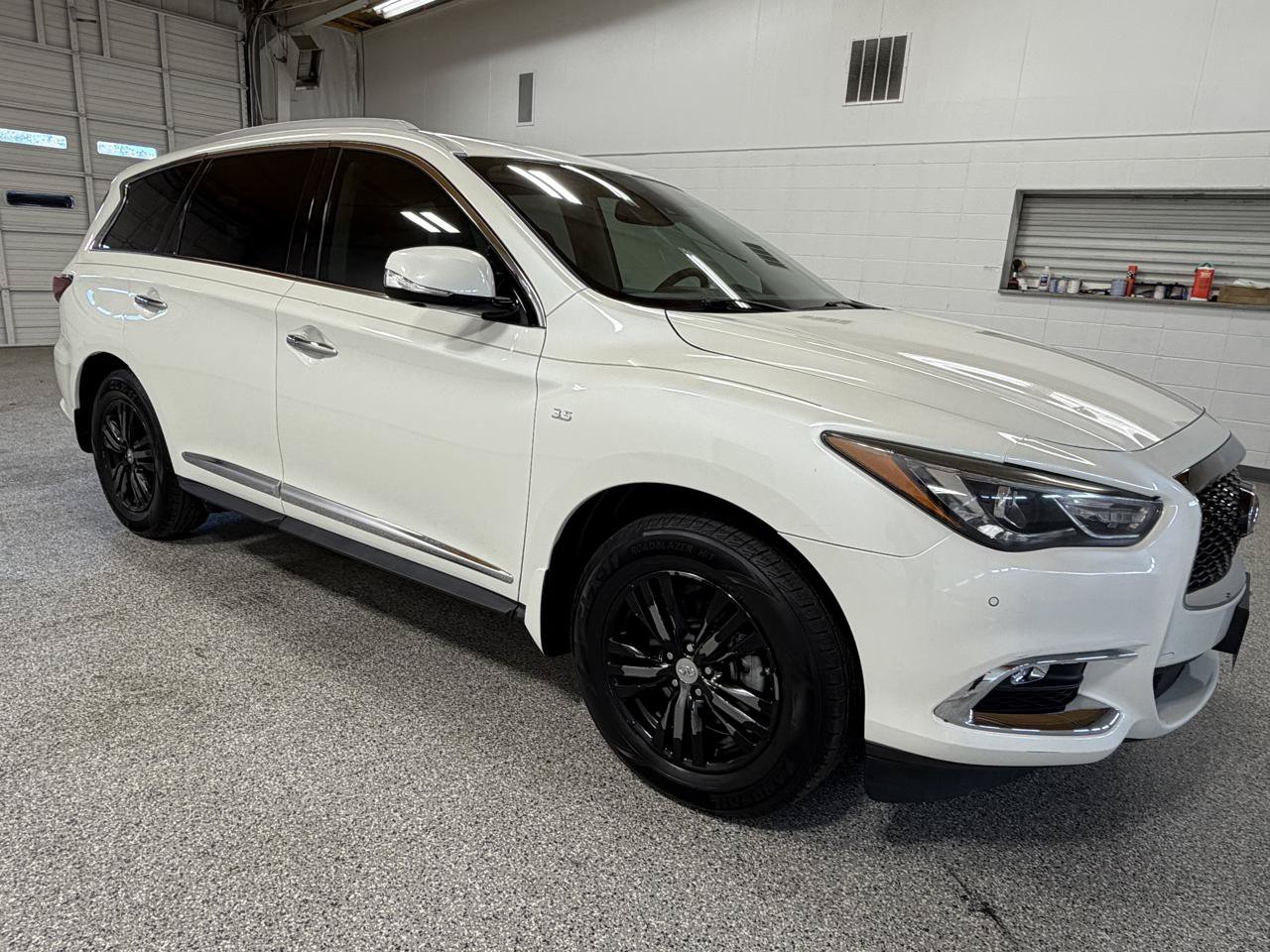 Used 2020 INFINITI QX60 Luxe w/ Essential Package FWD image 4