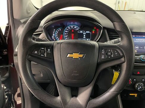 Used 2020 Chevrolet Trax LT FWD image 29