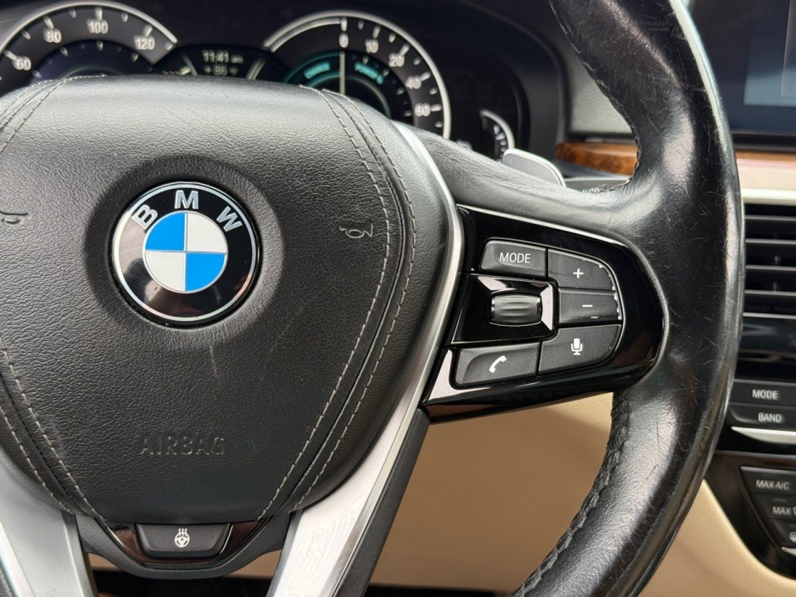 Used 2019 BMW 530e xDrive w/ Convenience Package AWD/4WD image 22