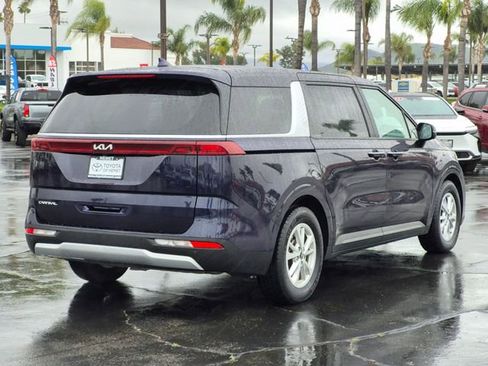 Used 2024 Kia Carnival LX image 5