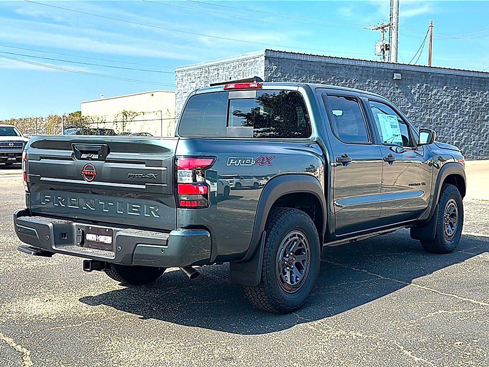 New 2027 Nissan Frontier PRO-4X w/ Tow Package AWD/4WD image 8