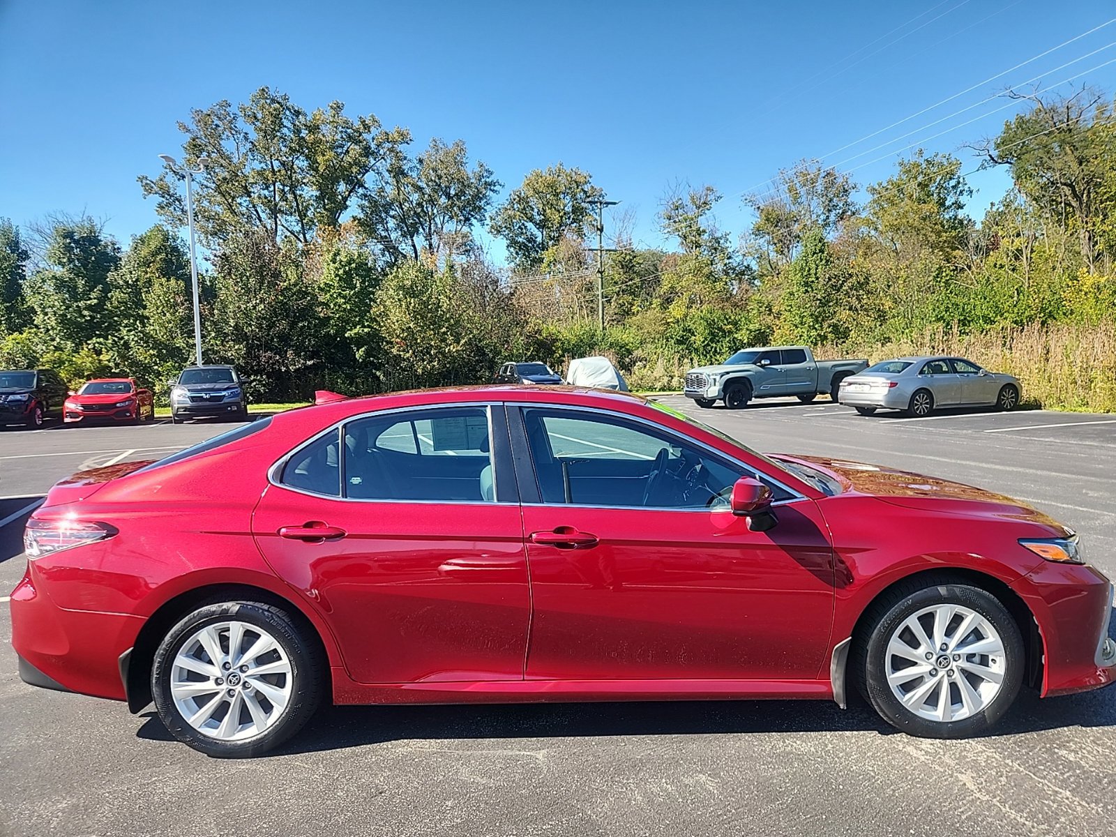 Used 2022 Toyota Camry LE FWD image 9
