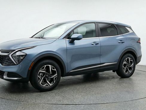 Used 2025 Kia Sportage LX AWD/4WD image 3